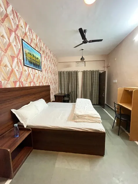 Dev Stay Inn - Image 1