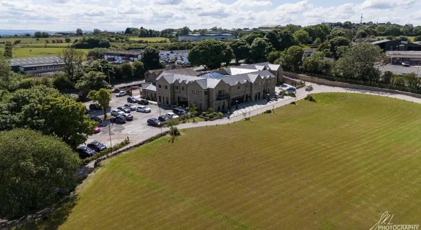 Walton View Hotel - Image 1