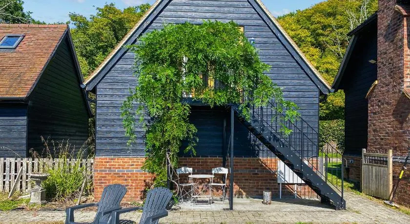 Wysteria North Lodge - Image 1