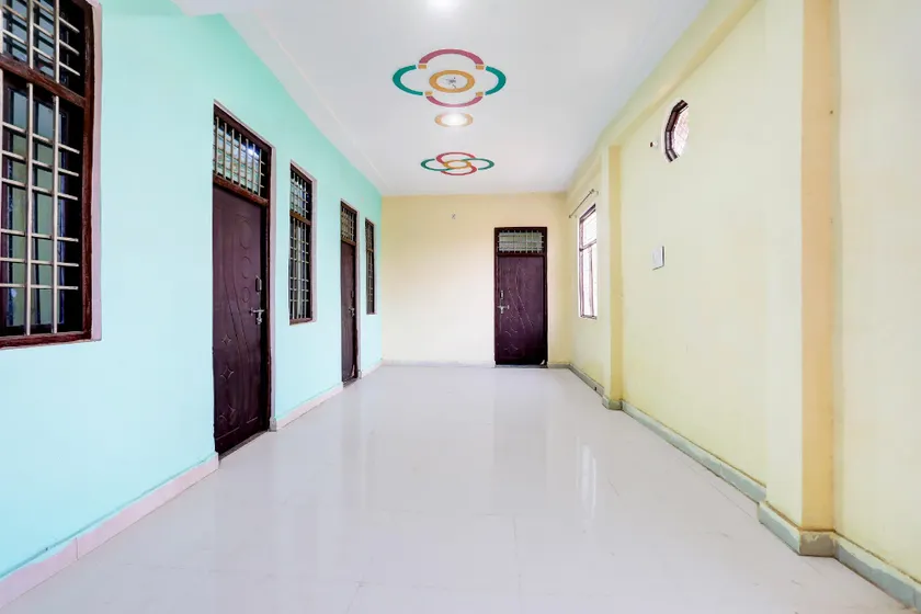 Hotel O S S PALACE - Image 1