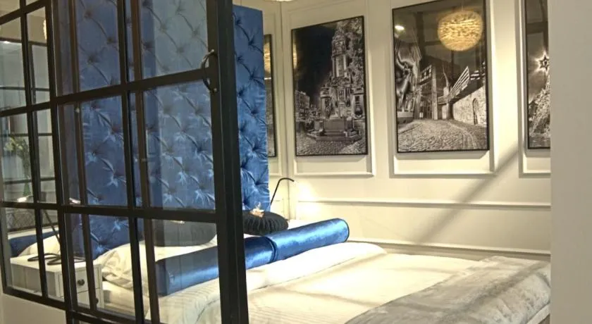 Blue Velvet Premium Apartments II - Image 1