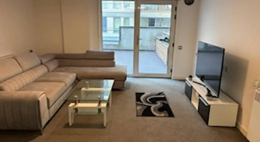 Cozy One Bedroom Apartment Near O2 Arena in Greater London - Image 1
