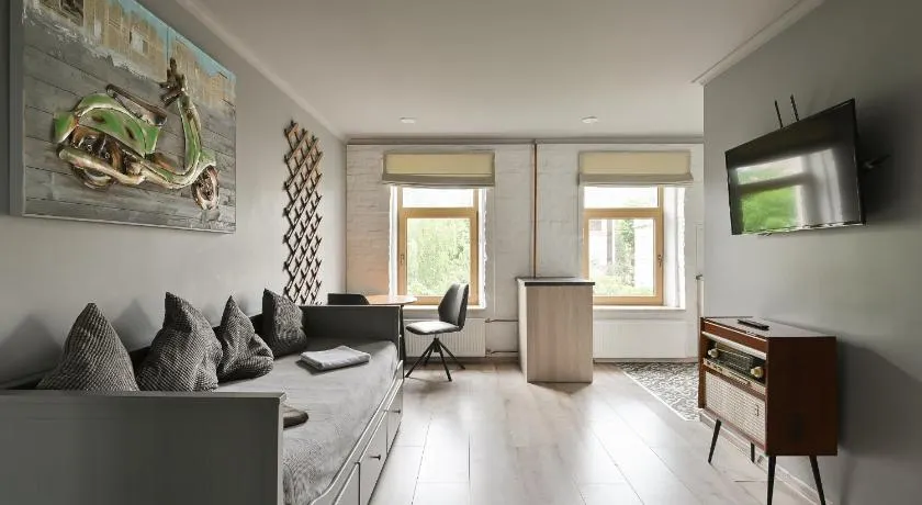Loft design studio apartment & FREE parking - Image 1