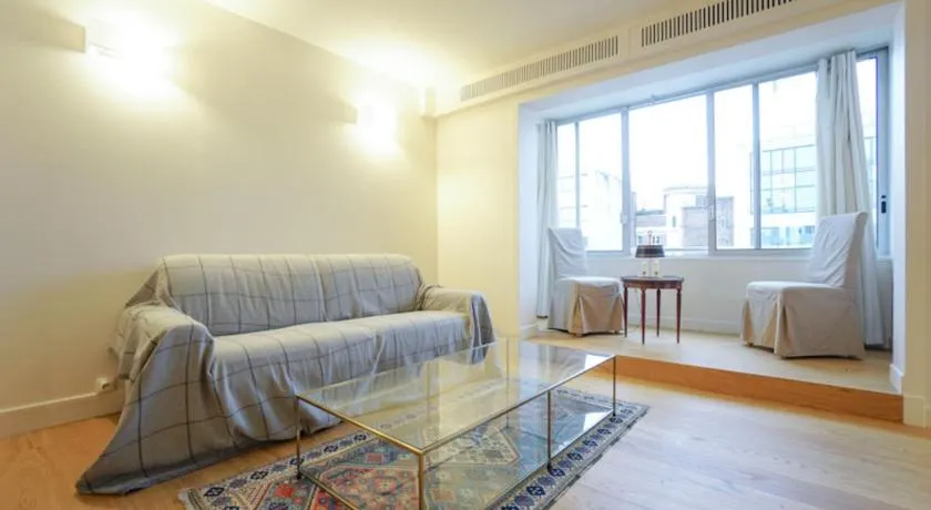 Beautiful bright apartment Levallois - Image 1