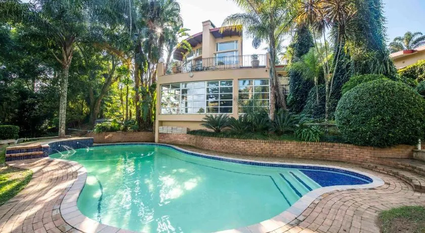 Mac Atini Guest House - Image 1