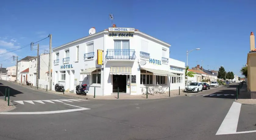 Hotel le Bon Soleil - Image 1