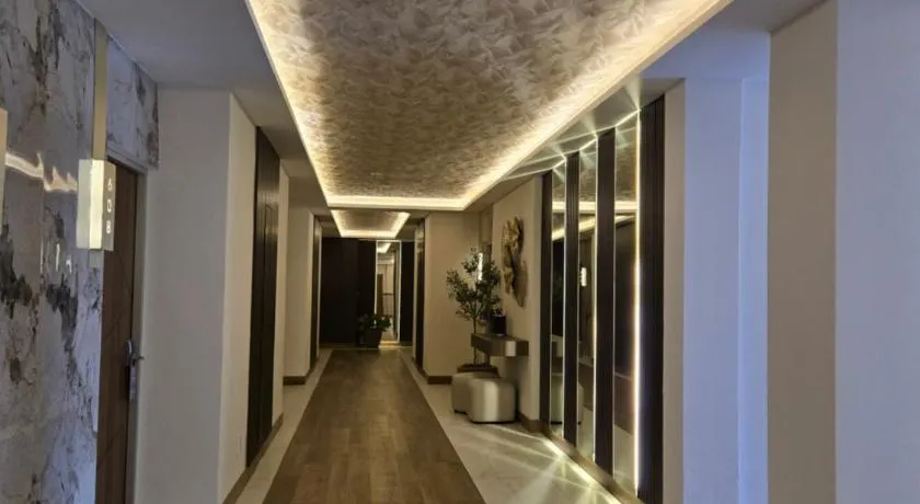 Hotel Plaza Génova Centro - Image 1