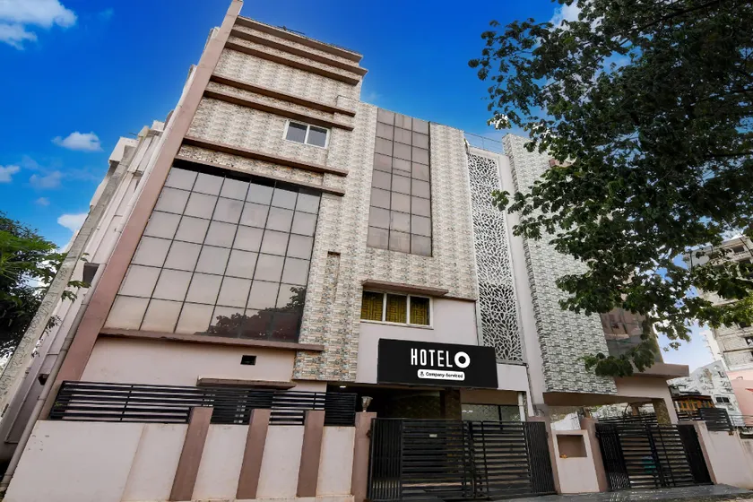 Super Hotel O Cosmopolis Bhubaneswar Formerly Luxury Stay - Image 1