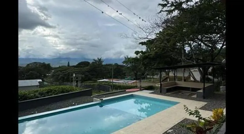 Hermosa casa campestre - Image 1