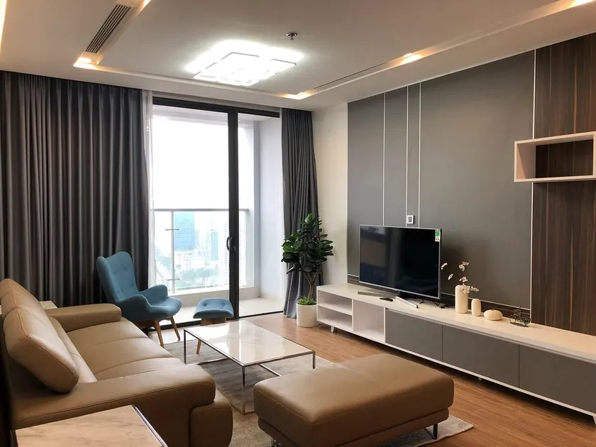 Vinhomes Metropolis Luxury Apartment 4 Br - Image 1