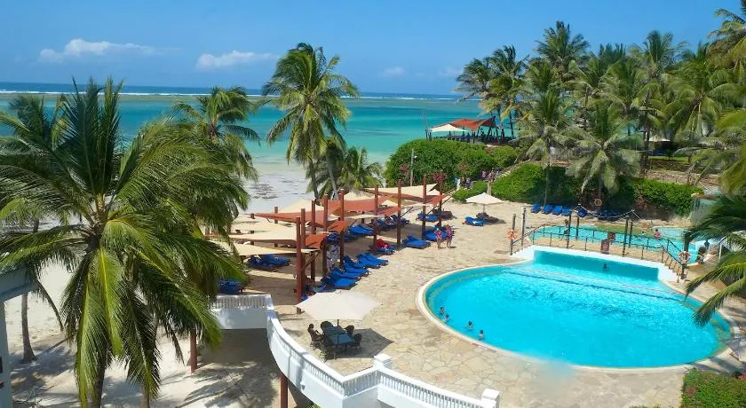 Voyager Beach Resort - Image 1