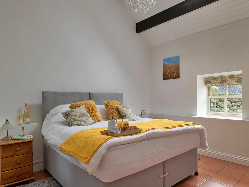 Cottage in North Wales with Hot Tub  Views - Image 1