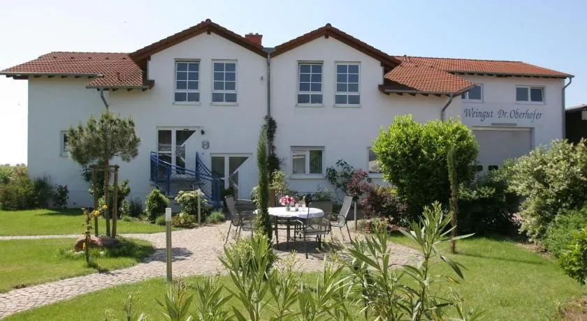 Gästezimmer Weingut Dr Oberhofer - Image 1