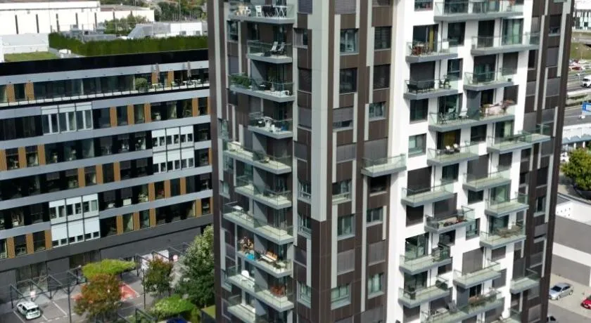 Ein Park Apartment with free parking - Image 1