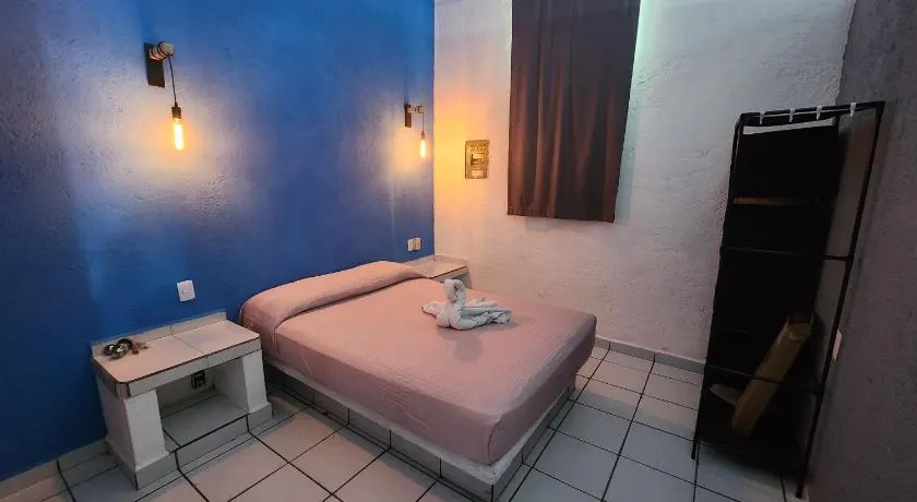 2 bedroom apartment with a/c Wi-Fi best location! - Image 1