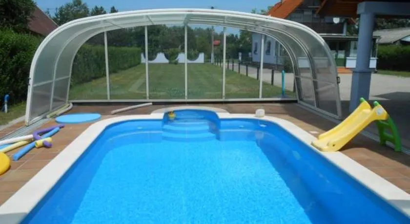 schönes Ferienhaus mit grossen Pool 250 m vom Balaton - Image 1