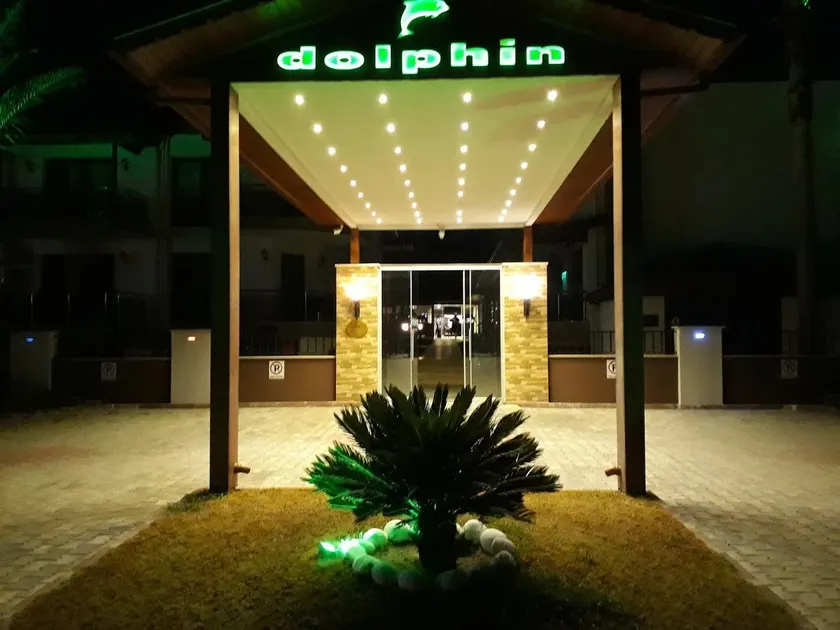 Dolphin Apart Hotel - Image 1
