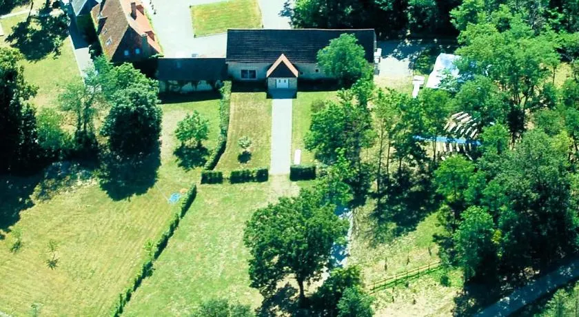 La Grange de l’ecuyer - Image 1