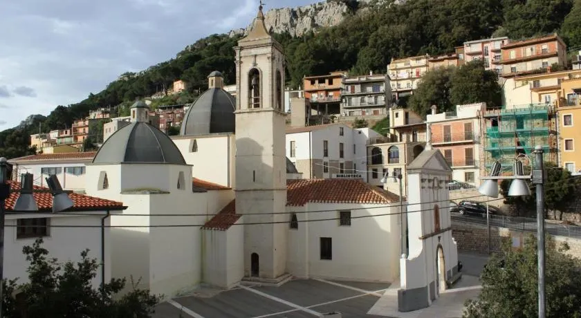 Su Campanile - Image 1