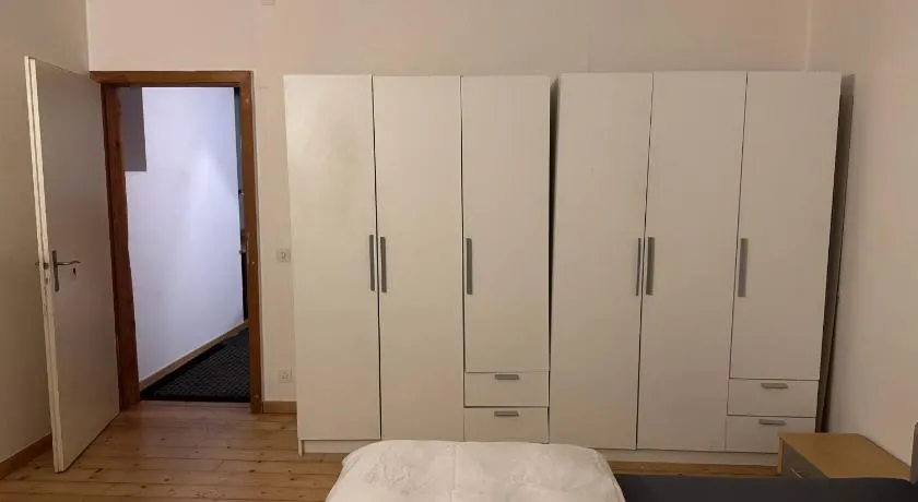 private room in the big house, Planette Charmille - Image 1