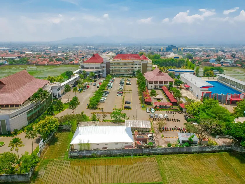 Sutanraja Hotel & Convention Centre - Image 1