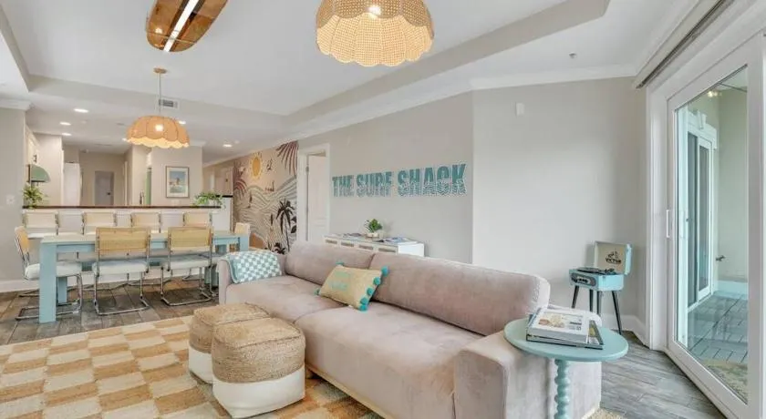 Beachfront Condo w Ocean Views and Pool - Image 1
