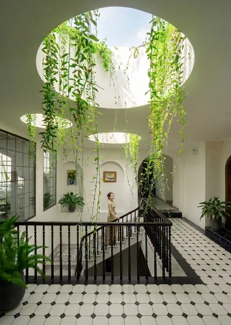 Paul Chabot Hotel - Image 1