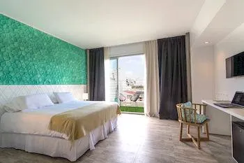 Vitrum Hotel - Image 1