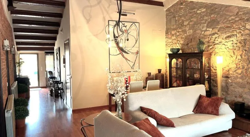 Apartament climatitzat Les Golfes de Can Mascarbo, mimar-te en un confortable espai - Image 1