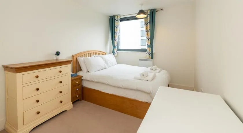 Stylish Central 1-Bed Flat with Private Balcony Pass the Keys - Image 1