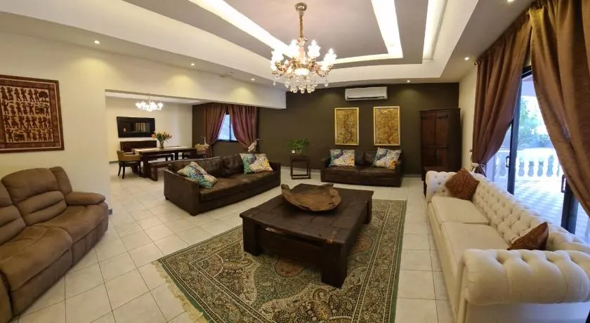 Luxury holiday villas in Bahrain for Families - Image 1