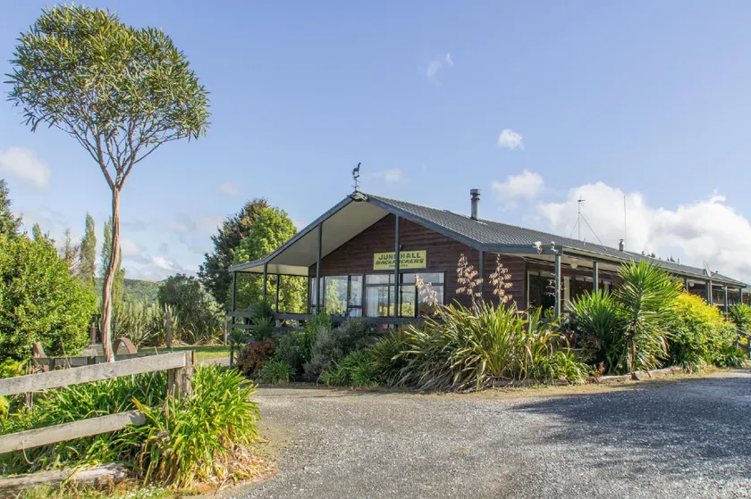 JunoHall Backpackers - Image 1