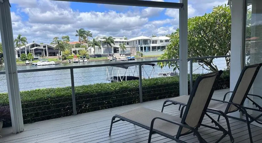 Riverside Living with Private Jetty - Image 1