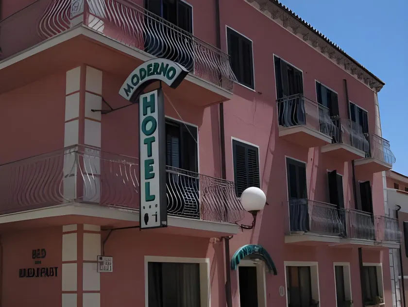 Hotel Moderno - Image 1