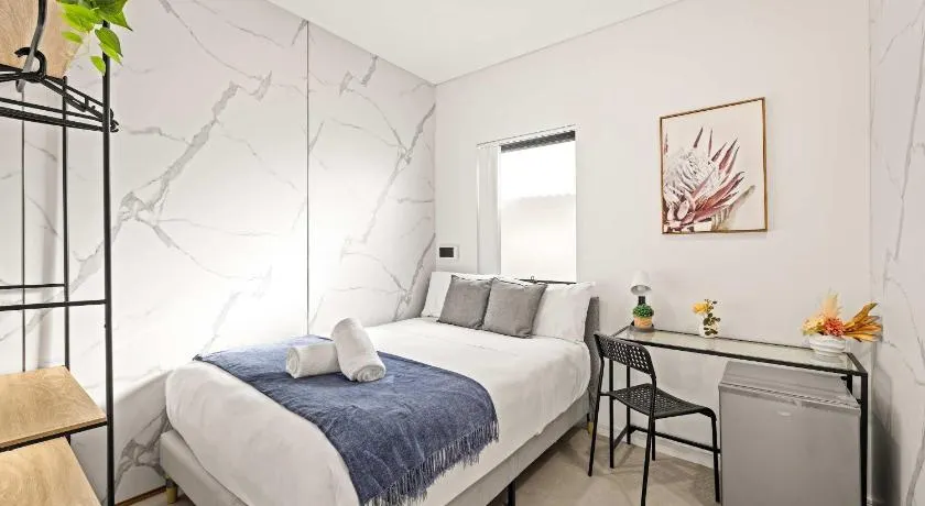 Charming Guildford Retreat - Bright Double Room Close to Green Spaces & Local Eats - Shared Bathroom - Image 1