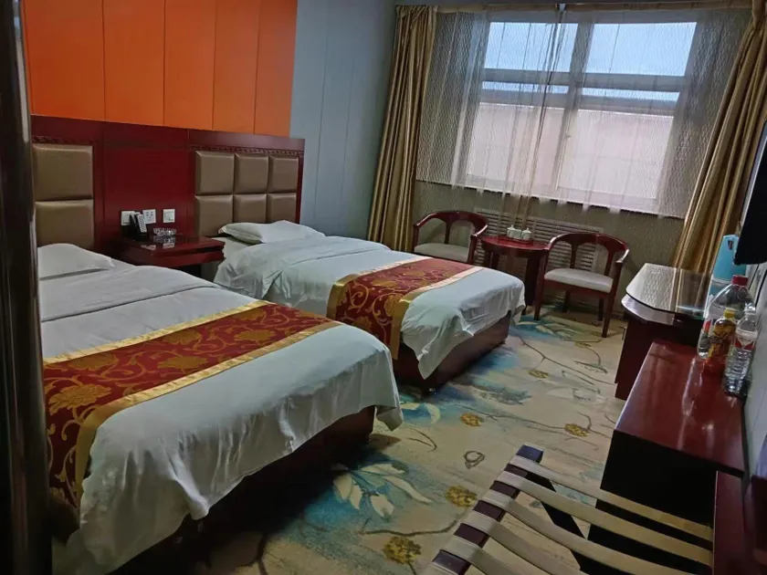 Yahao Business Hotel - Image 1
