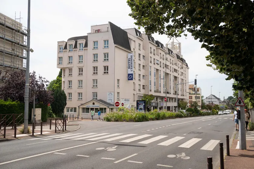 HOTEL l'EAUBONNE - Image 1