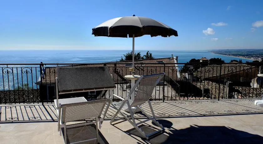 L'Orizzonte Relais Sirolo - Image 1