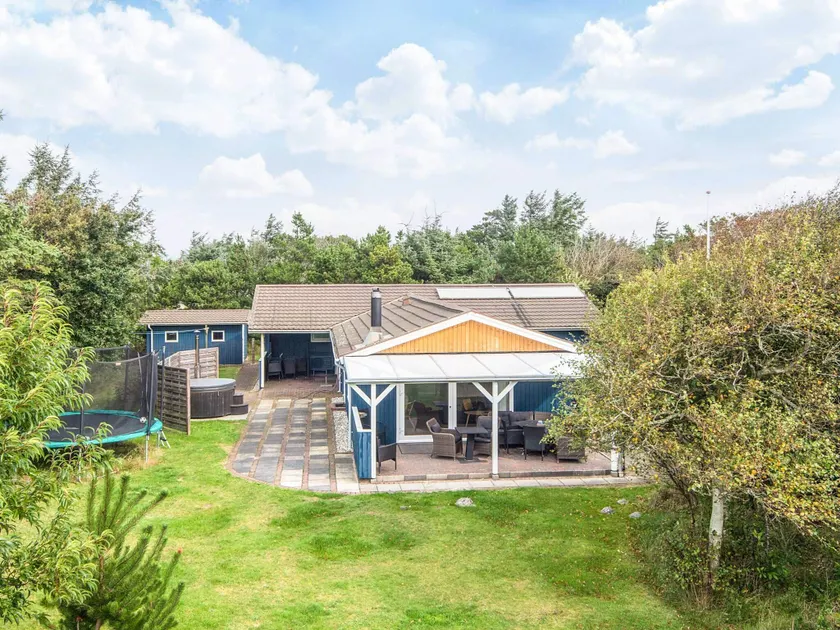 10 person holiday home in Oksbøl-By Traum - Image 1