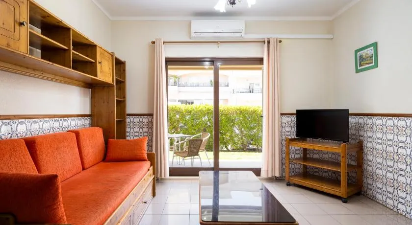 Apartamentos Atlântico Sul - Image 1