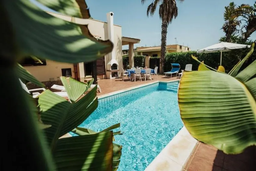 Villa "The Song of the Waves"pool 50m from the sea - Image 1