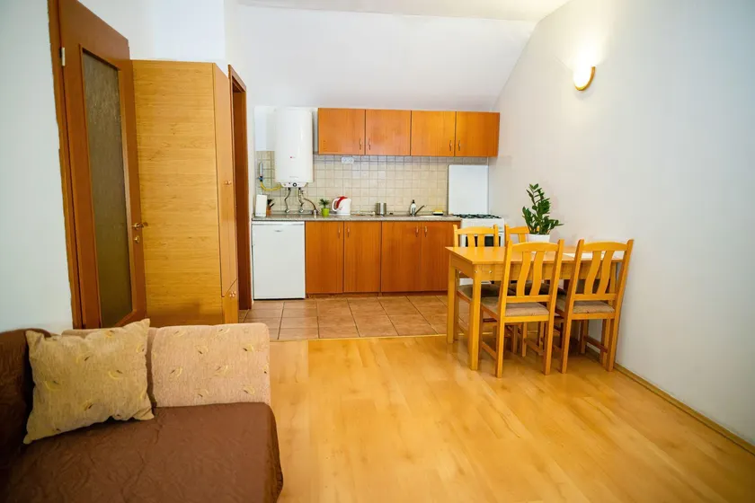 Bianka Apartmanház - Image 1