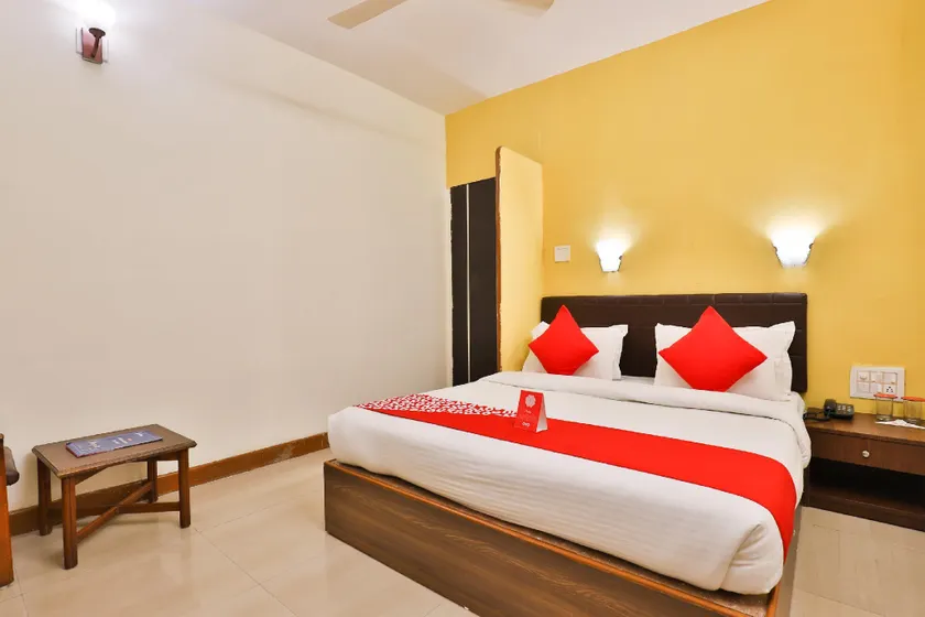 OYO 13668 Hotel Utsav - Image 1