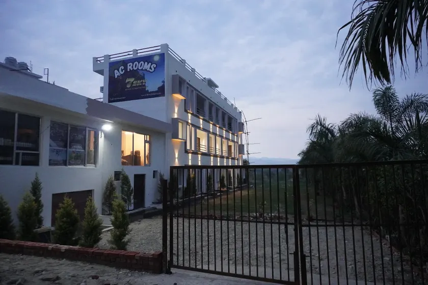 7Sky Hotel and Restaurant - Image 1