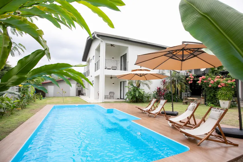 Kontor Mansion - 3 mins to Teluk Chempedak Beach & Private Pool - Image 1