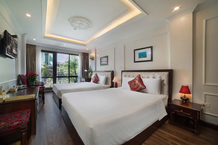 Golden Sail Hotel & Spa - Image 1