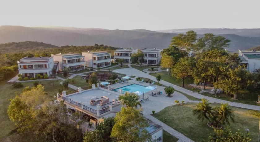 ASANTE MOUNTAIN LODGE - Image 1
