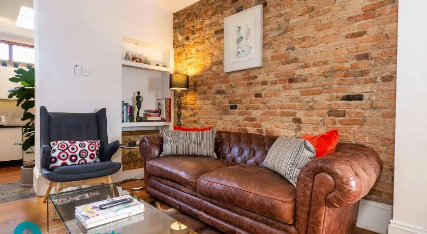 Surry Hills 1 Bedroom Terrace with Courtyard - Image 1
