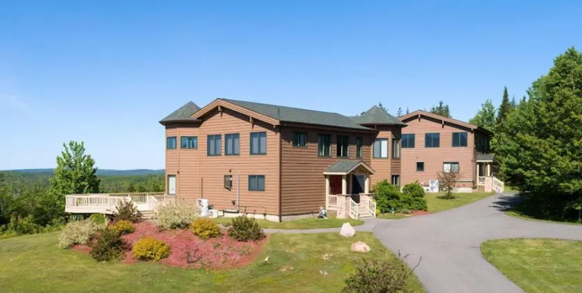 Bear Mountain Lodge. 560 Acre Wooded Estate. - Image 1