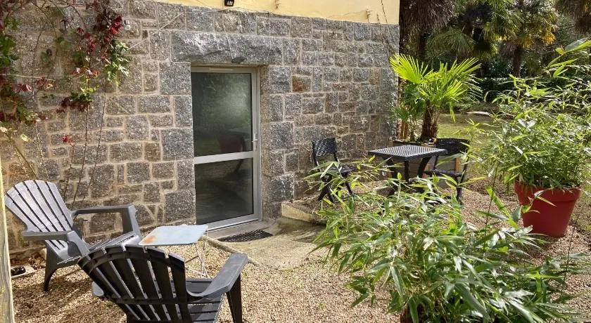 Appartement dans un parc arboré privé - Image 1